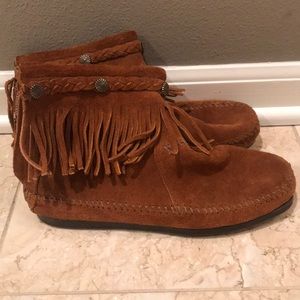 Minnetonka fringe boots
